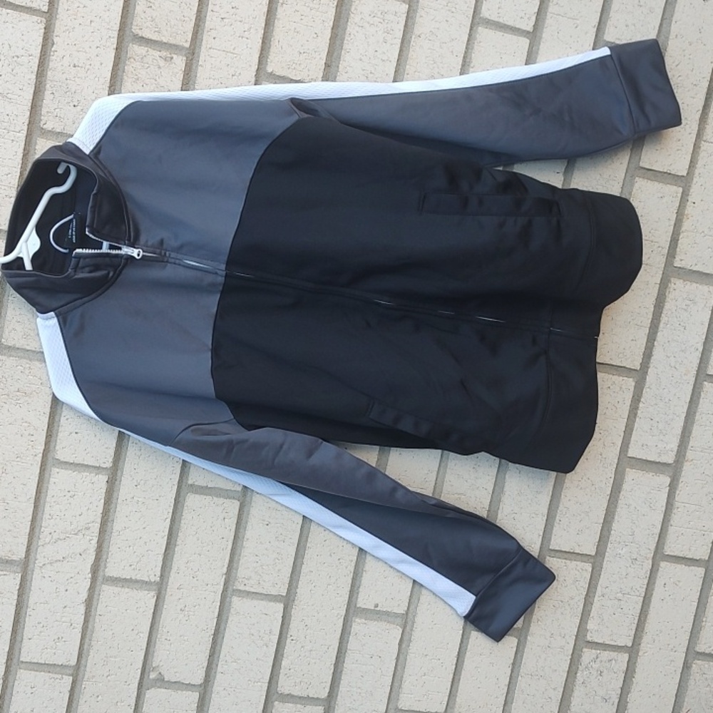 Gray Jacket* - Picture 2 of 9